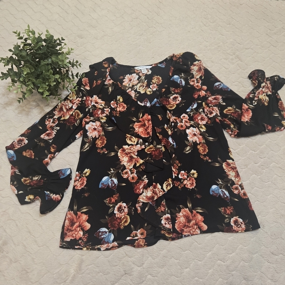 Counterparts Black Floral Ruffle V-Neck 90s Blouse, Size Small